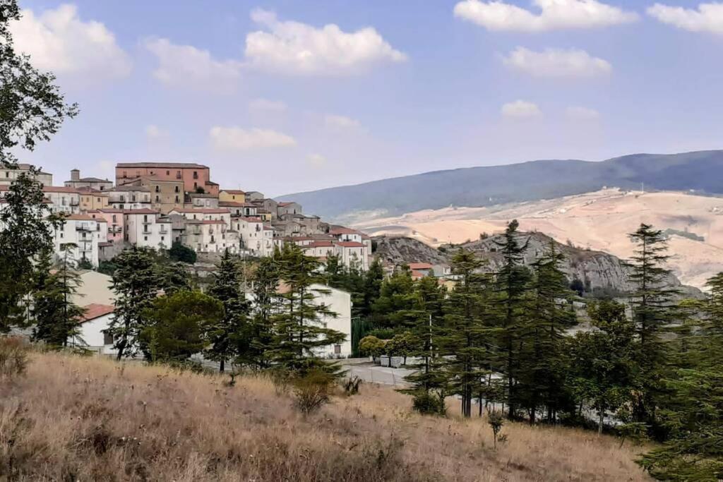 Le Origini Casa In Borgo Tipico Lucano 트리비뇨 외부 사진